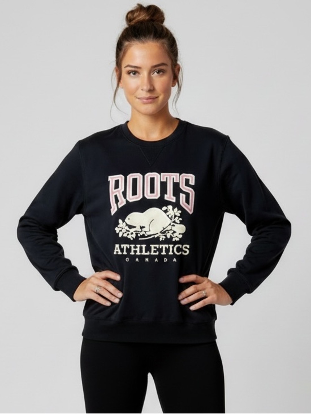 Roots Women’s Navy Crewneck Sweatshirt w Beaver Logo & Pink Trim Size Medium
